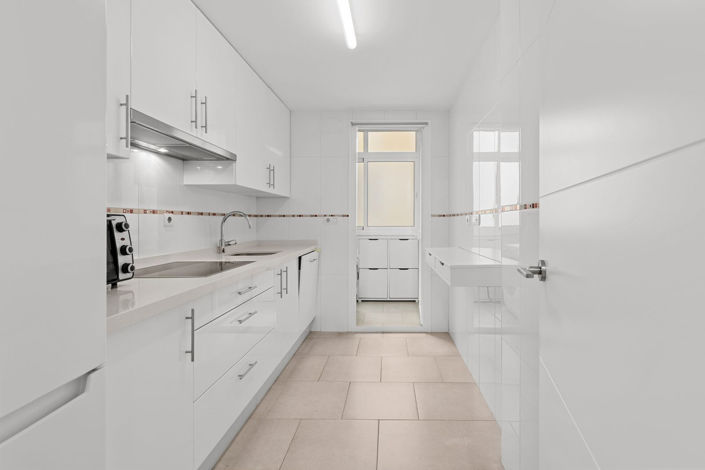 Image No.12-2 Bed Apartment for sale