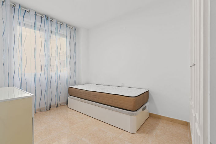 Image No.18-2 Bed Apartment for sale