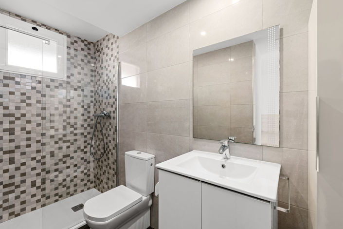 Image No.20-2 Bed Apartment for sale