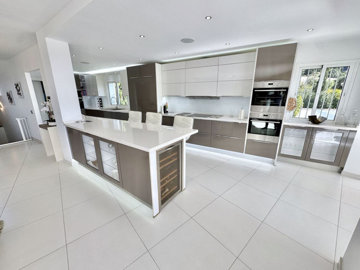 10-bb915d1cb19341576dcdc994b81ab9c5