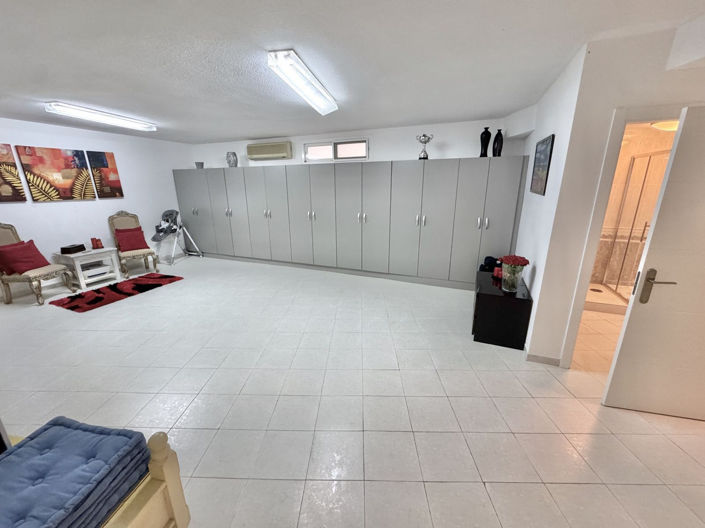 Image No.28-5 Bed Villa for sale