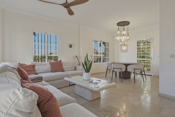 Image No.8-5 Bed Villa for sale