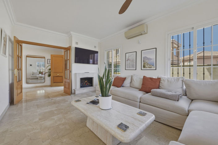 Image No.9-5 Bed Villa for sale