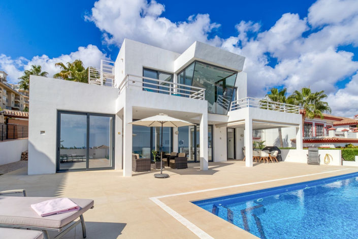 Image No.2-4 Bed Villa for sale