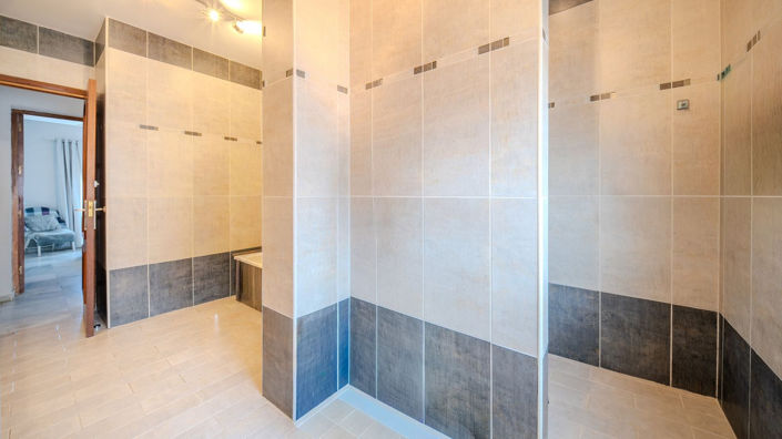 Image No.30-4 Bed Villa for sale