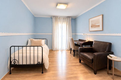 10-bb915d1cb19341576dcdc994b81ab9c5