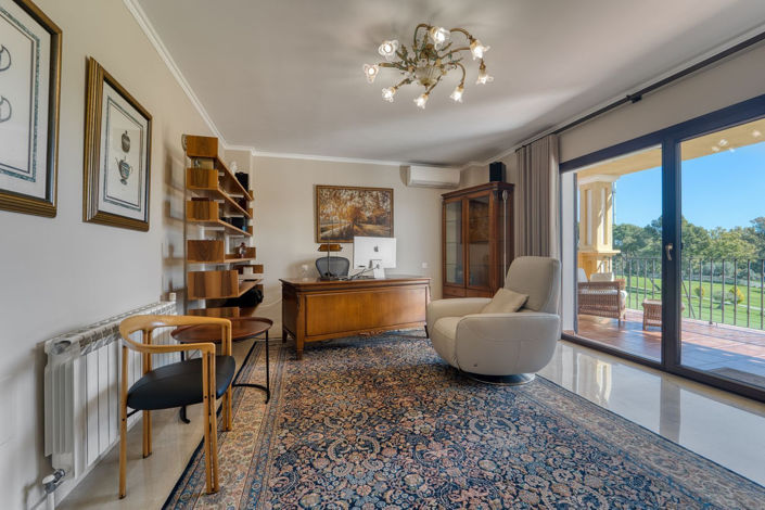 Image No.16-5 Bed Villa for sale