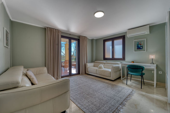 Image No.18-5 Bed Villa for sale