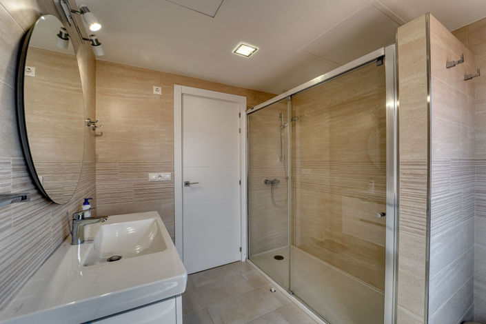 Image No.28-5 Bed Villa for sale