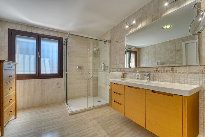 Image No.29-5 Bed Villa for sale