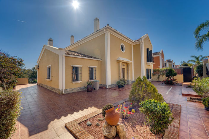 Image No.5-5 Bed Villa for sale