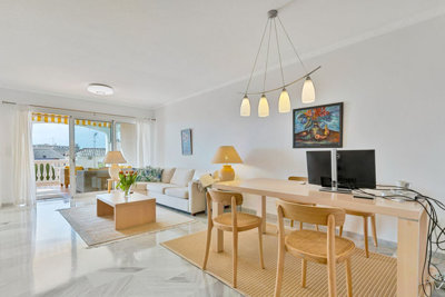 10-bb915d1cb19341576dcdc994b81ab9c5