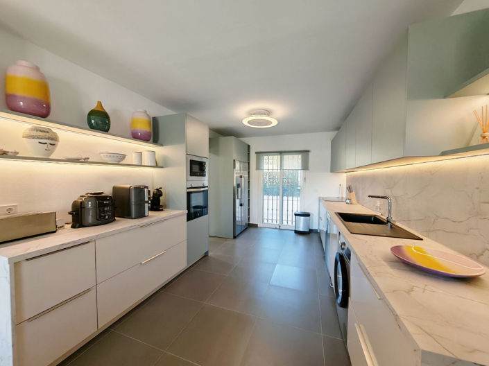 Image No.11-4 Bed Townhouse for sale