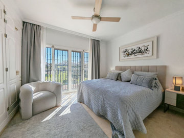 12-53013098fcab6c38b1379cd33298e050