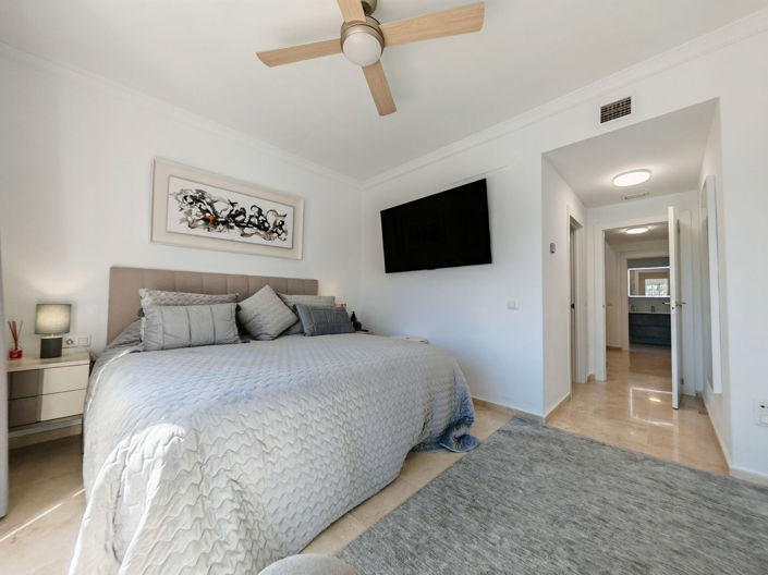 Image No.13-4 Bed Townhouse for sale