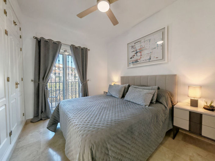 Image No.14-4 Bed Townhouse for sale