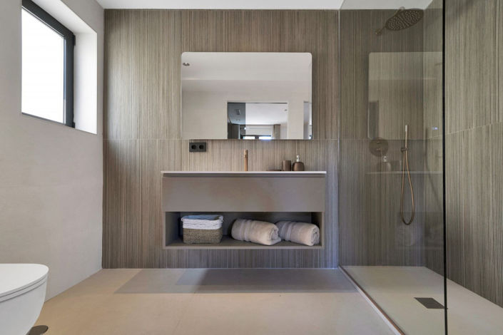 Image No.18-4 Bed Townhouse for sale