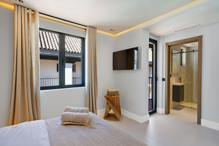 Image No.23-4 Bed Townhouse for sale