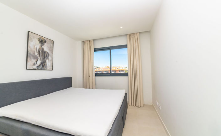 Image No.21-3 Bed Apartment for sale