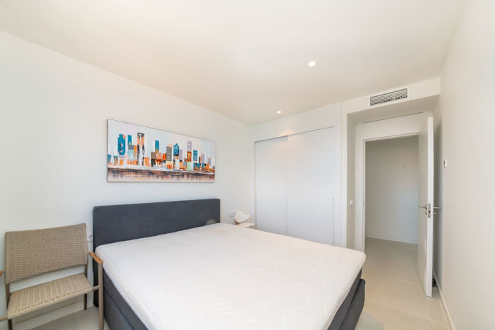 Image No.24-3 Bed Apartment for sale