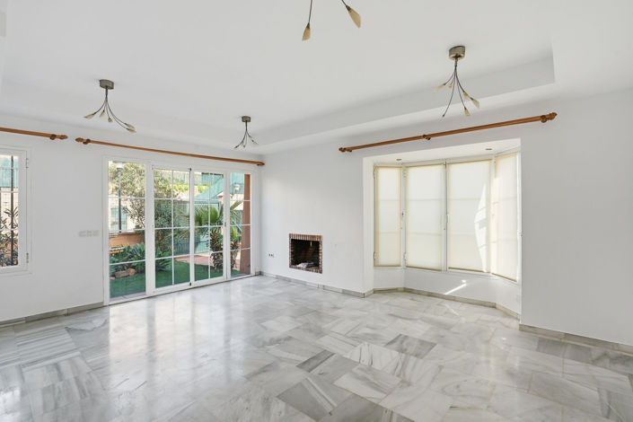 Image No.3-3 Bed Villa for sale