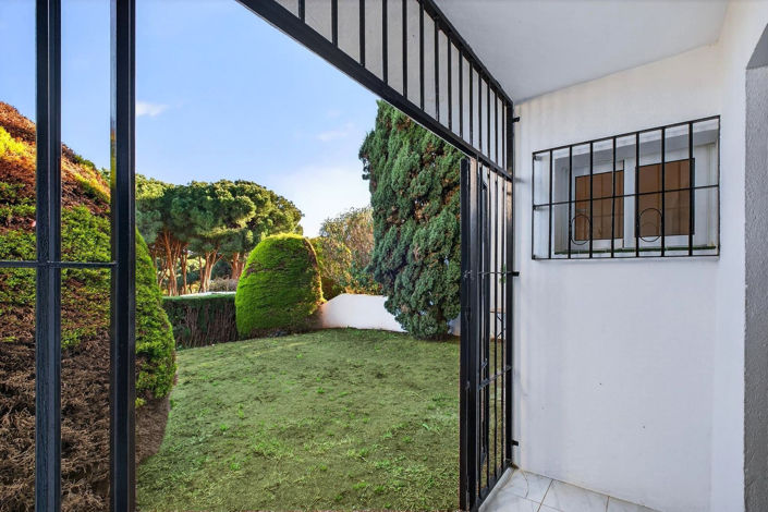 Image No.25-2 Bed Townhouse for sale