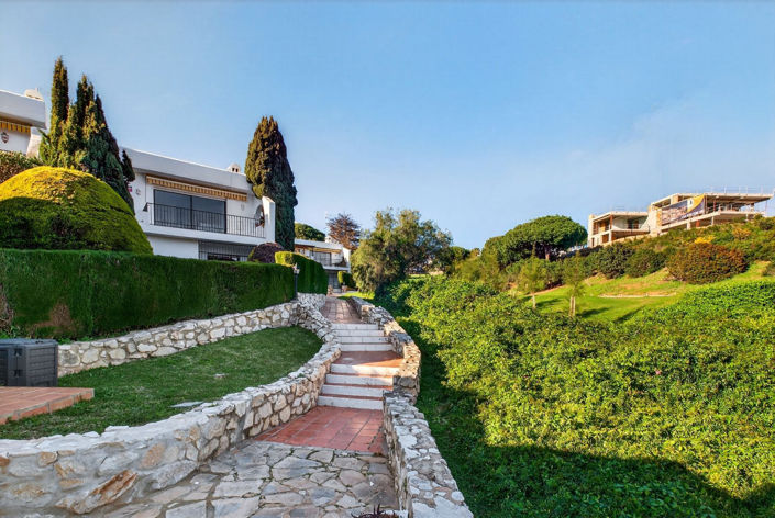 Image No.30-2 Bed Townhouse for sale