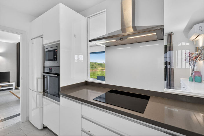 Image No.9-2 Bed Townhouse for sale