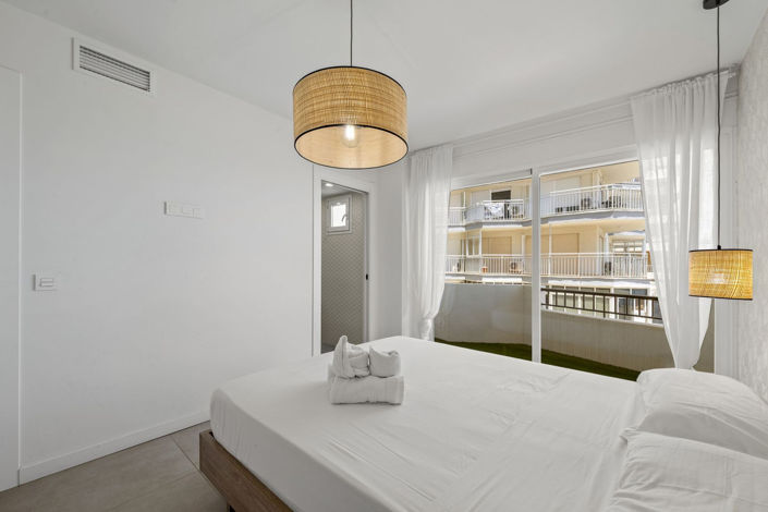 Image No.20-2 Bed Apartment for sale