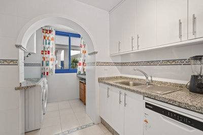 8-e64a9055bba3e77ac8aca3b893cdf826