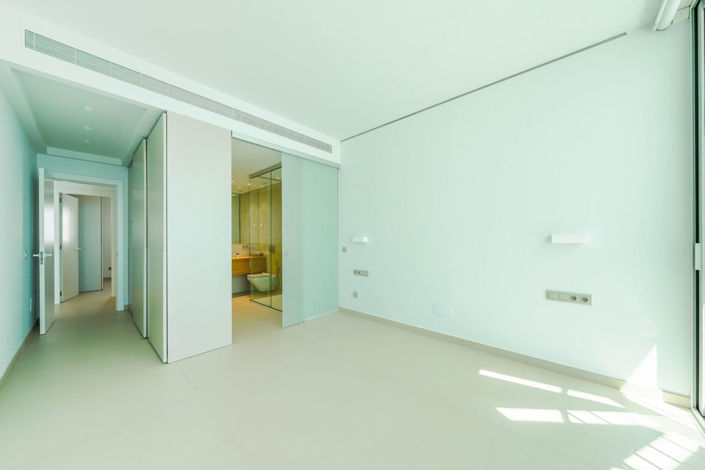 Image No.12-2 Bed Apartment for sale