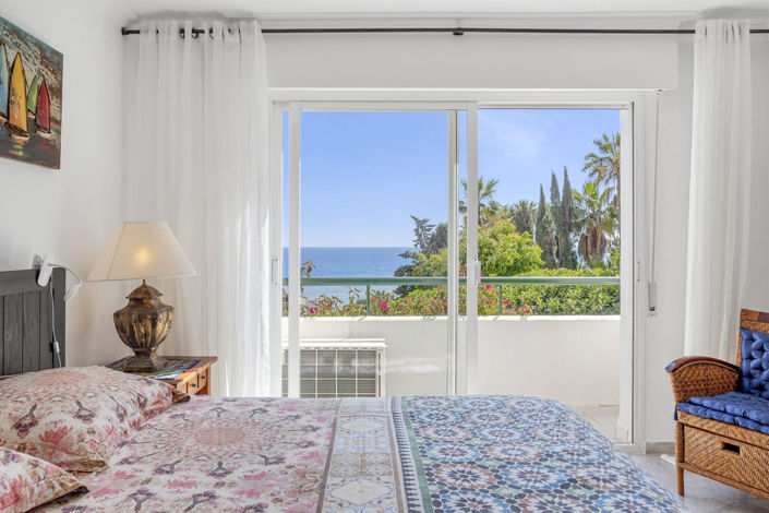 Image No.11-3 Bed Townhouse for sale