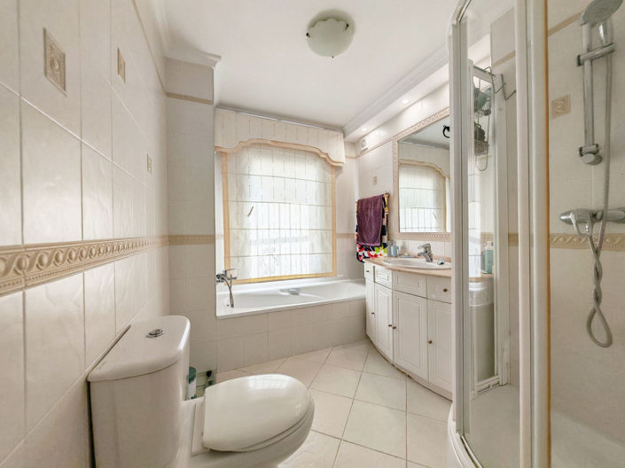 Image No.16-5 Bed Villa for sale