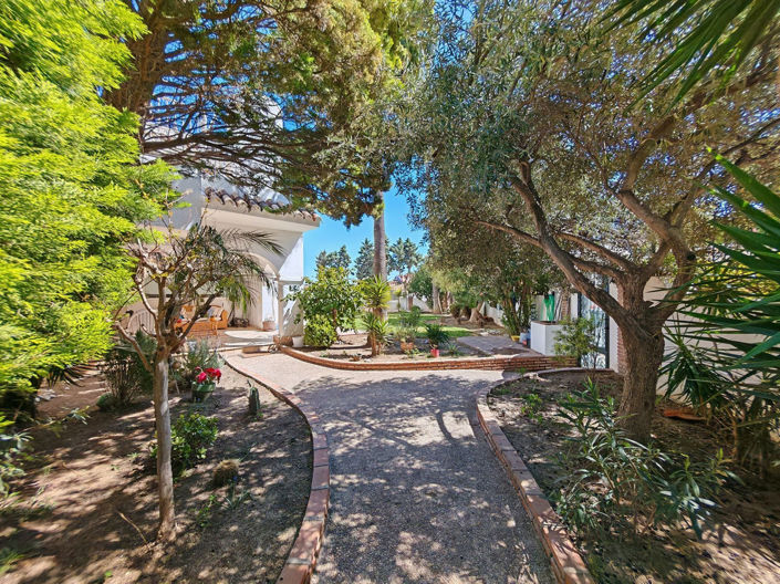 Image No.27-5 Bed Villa for sale