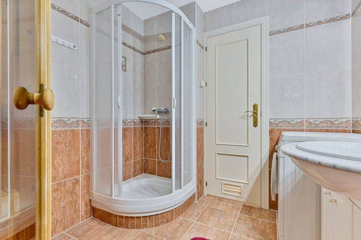 Image No.20-2 Bed Apartment for sale