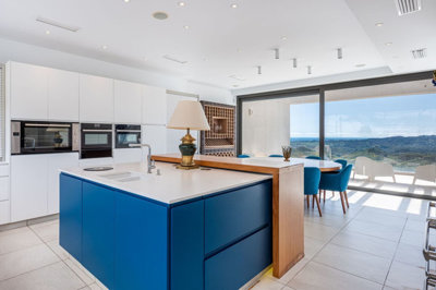 12-53013098fcab6c38b1379cd33298e050