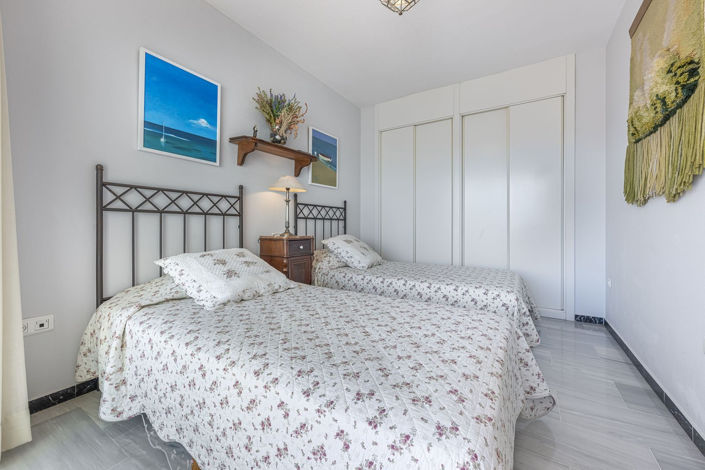 Image No.20-3 Bed Apartment for sale