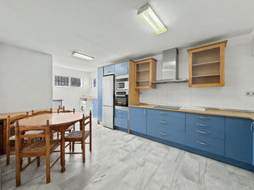 10-bb915d1cb19341576dcdc994b81ab9c5