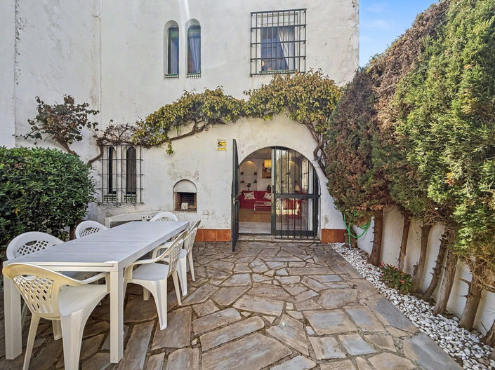 Image No.14-3 Bed Townhouse for sale