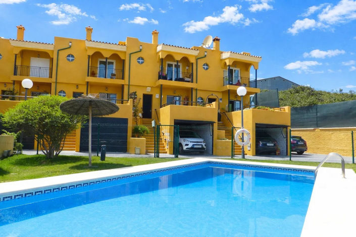 Image No.16-3 Bed Townhouse for sale