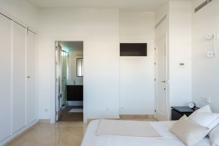 Image No.13-3 Bed Apartment for sale