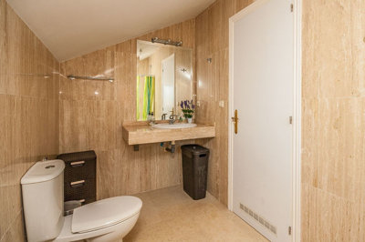 13-5fd73dea700db77384c091ca9818b1a9