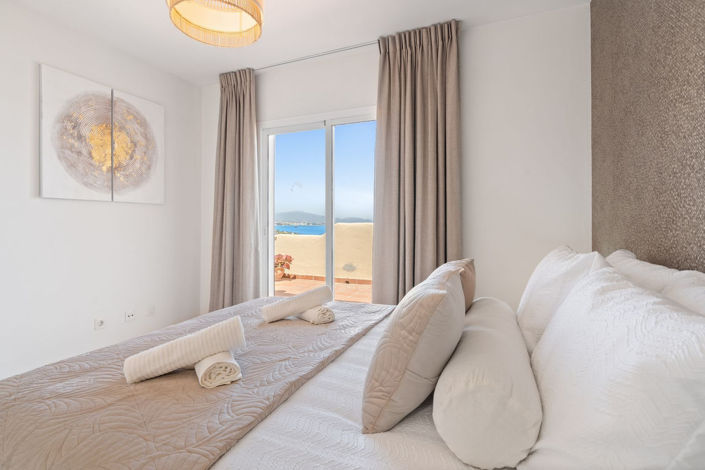 Image No.12-3 Bed Apartment for sale