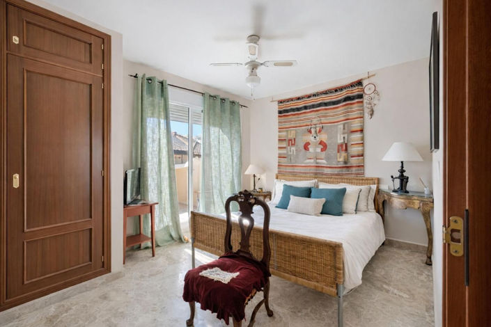 Image No.17-3 Bed Townhouse for sale