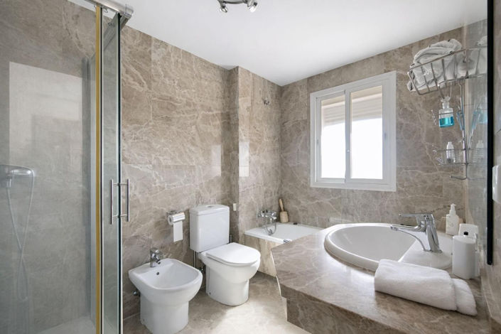 Image No.27-3 Bed Townhouse for sale