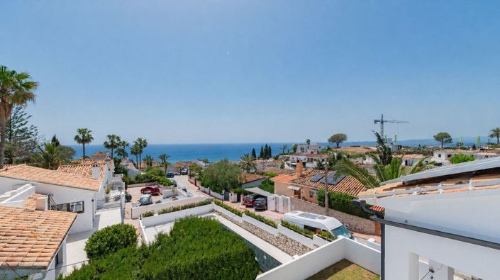 Image No.4-4 Bed Villa for sale