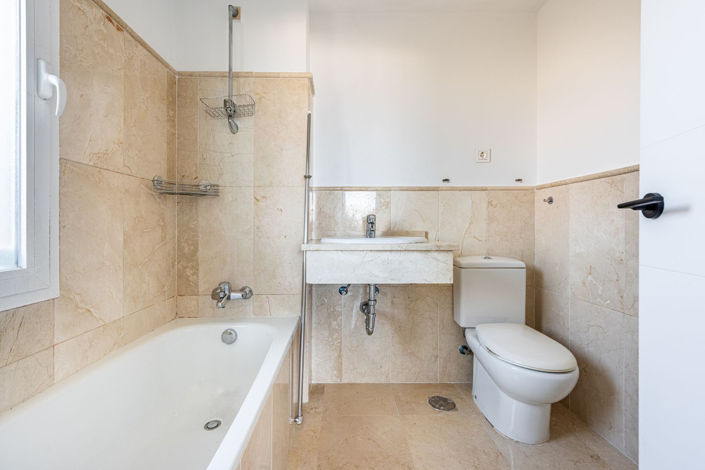 Image No.19-3 Bed Apartment for sale