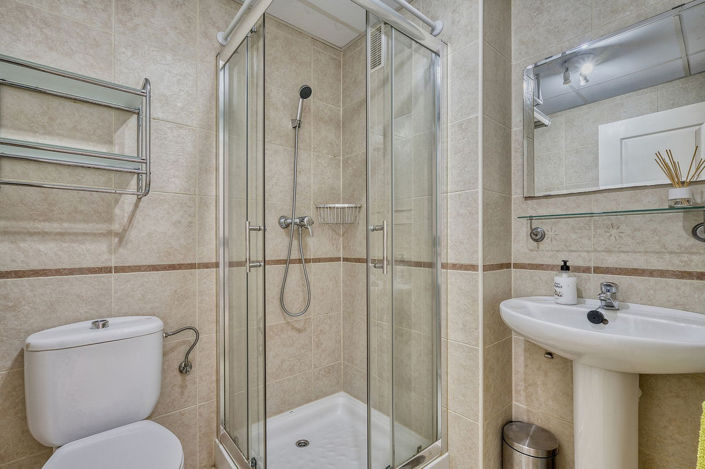 Image No.18-2 Bed Apartment for sale