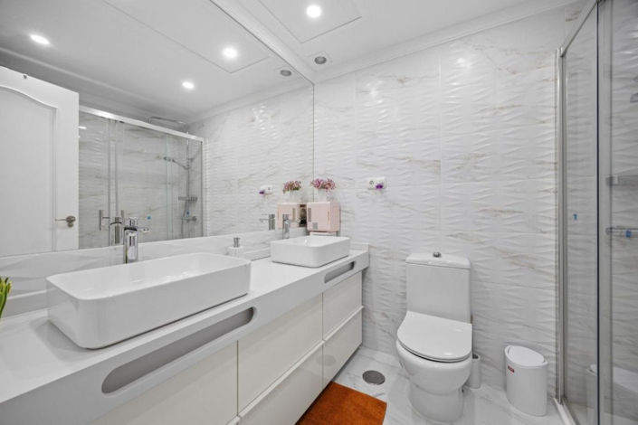 Image No.21-3 Bed Townhouse for sale