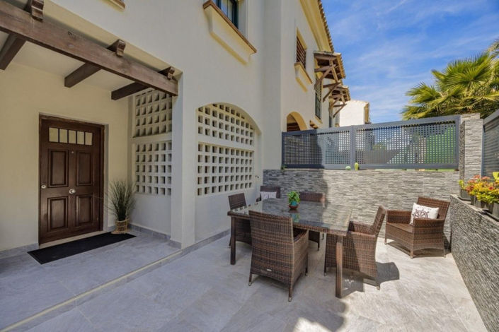 Image No.5-3 Bed Townhouse for sale